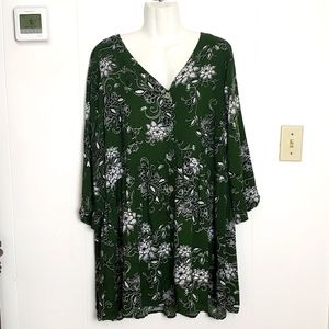 Avenue Floral Top Size 20 NWT